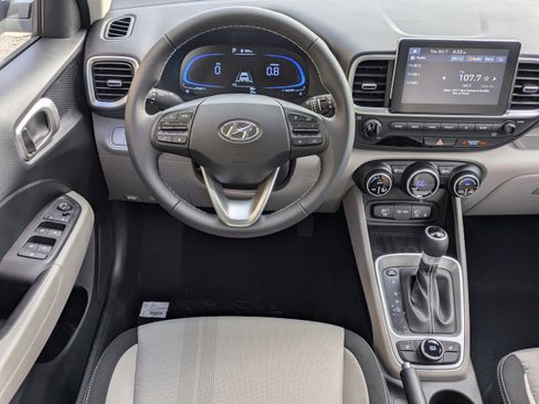 New 2026 Hyundai Venue SEL image 18