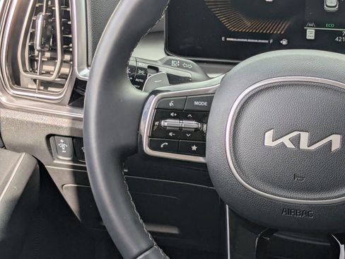 Certified 2025 Kia Sorento EX w/ EX Panoramic Sunroof Package image 17