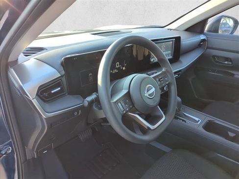 Used 2025 Nissan Kicks S FWD image 13