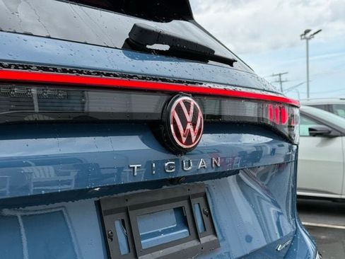New 2026 Volkswagen Tiguan SEL R-Line AWD/4WD image 8
