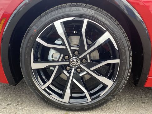 New 2026 Toyota Prius Plug-In Hybrid FWD image 10