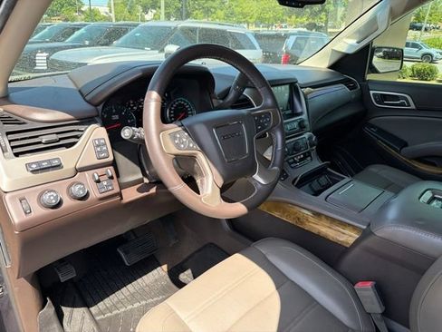 Used 2017 GMC Yukon Denali w/ Open Road Package AWD/4WD image 10