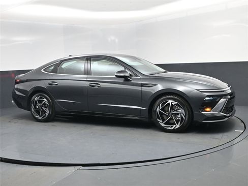 New 2026 Hyundai Sonata SEL image 2