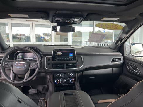 Used 2024 GMC Yukon AT4 w/ AT4 Premium Package image 10