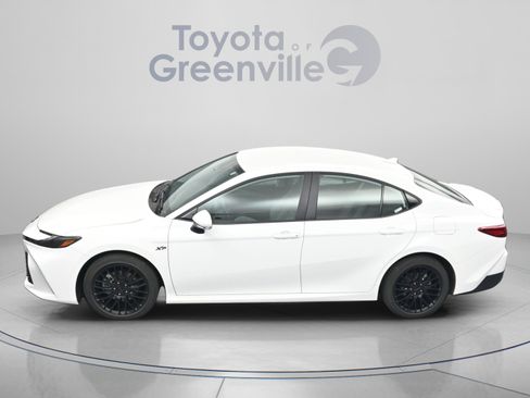 Used 2025 Toyota Camry LE w/ Convenience Package FWD image 2