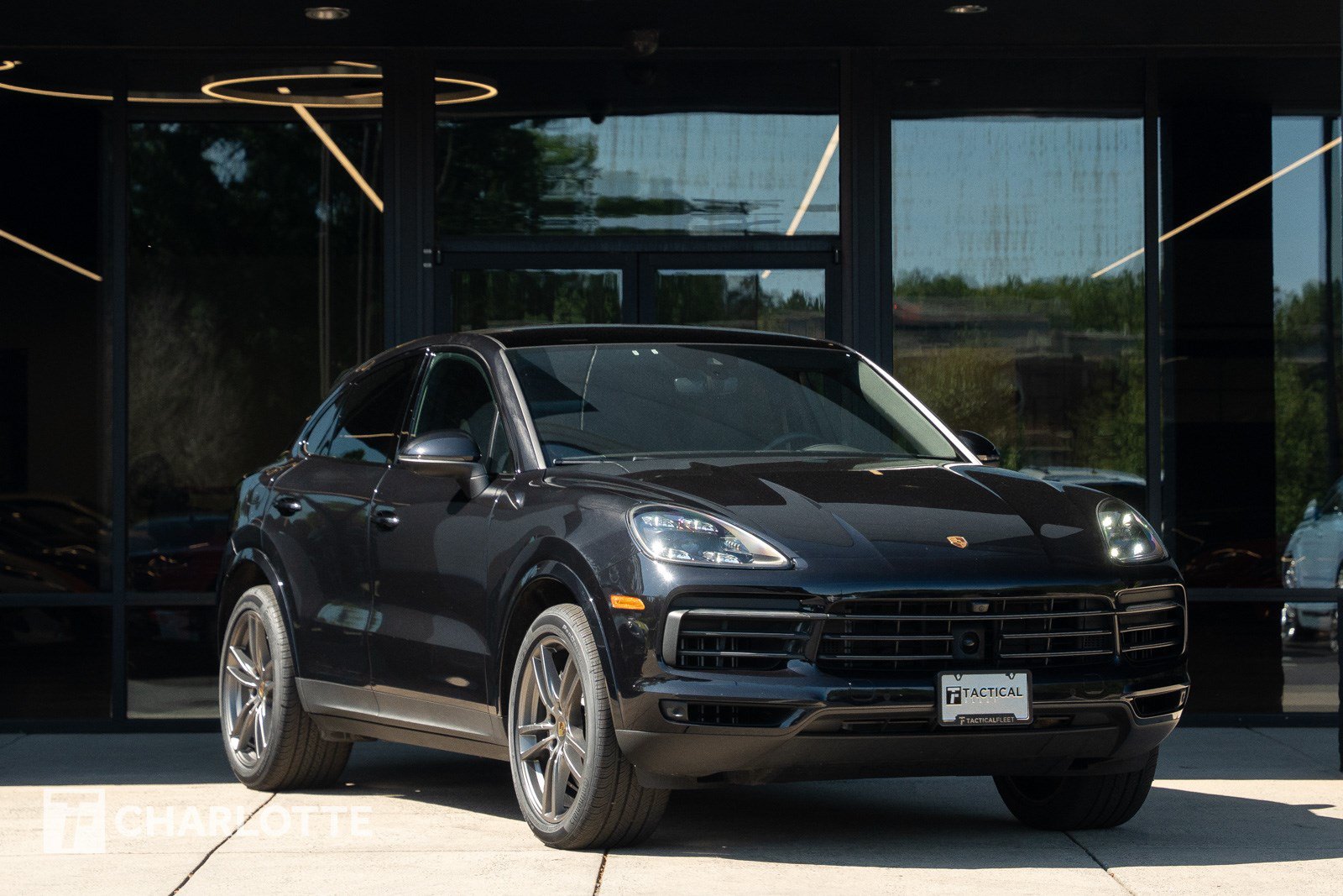 Used 2022 Porsche Cayenne S AWD/4WD image 2