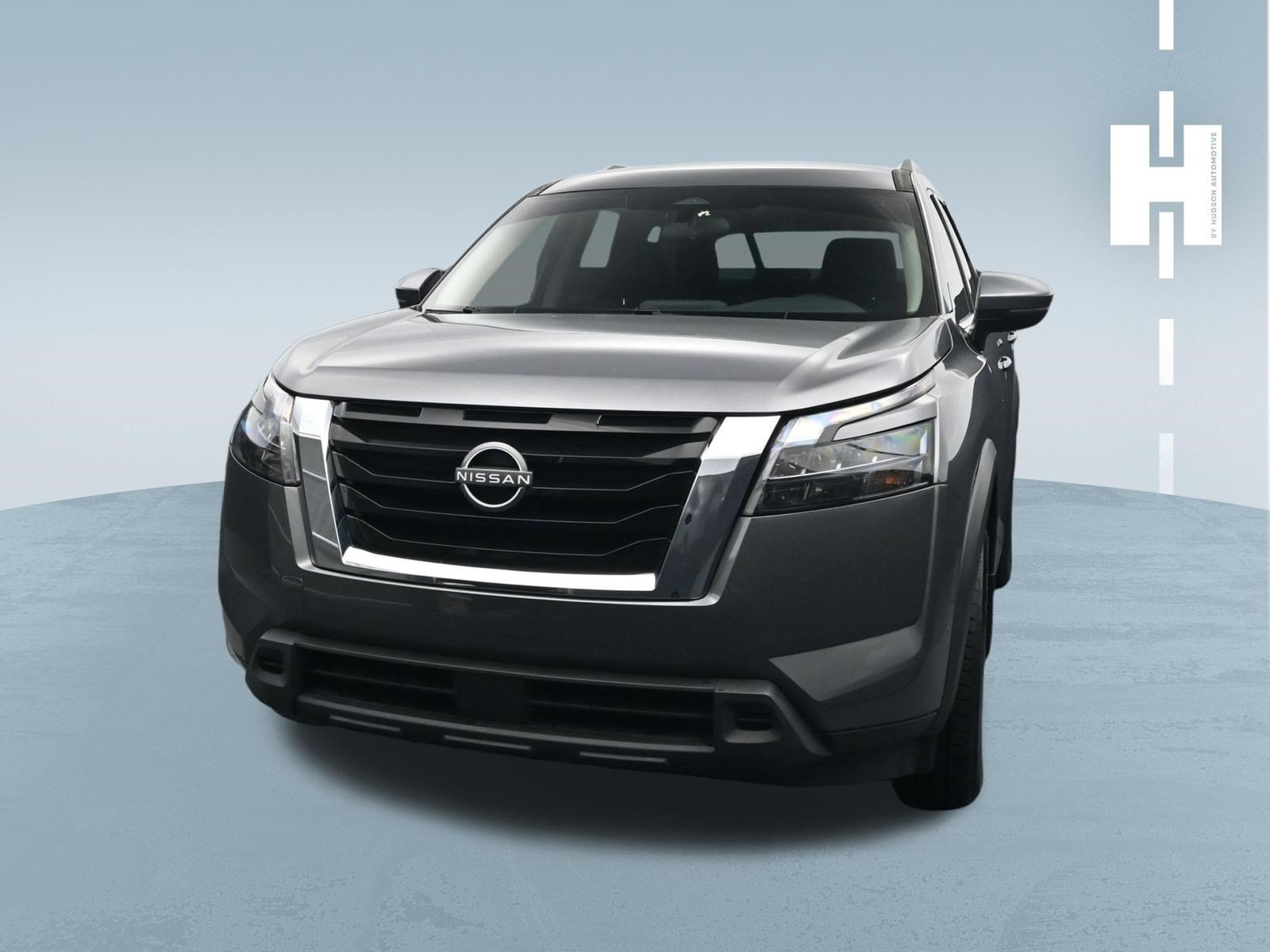 Used 2024 Nissan Pathfinder SV FWD image 2