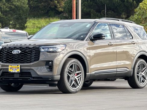 New 2026 Ford Explorer ST-Line w/ ST-Line Street Pack image 8