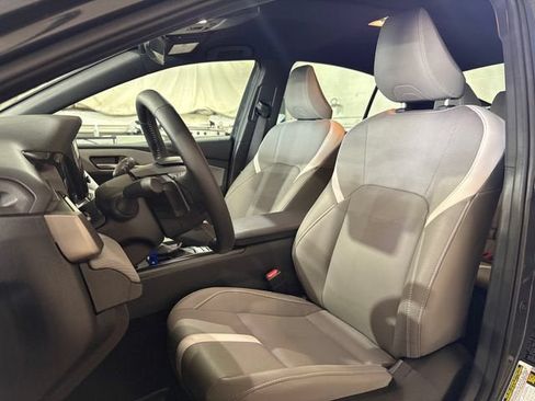 Used 2026 Toyota Camry SE FWD image 9