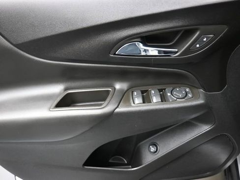 Used 2023 Chevrolet Equinox LT FWD image 13