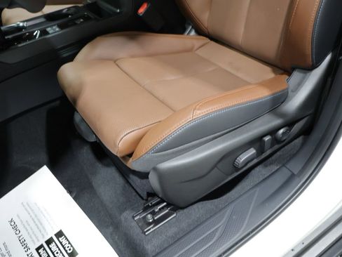 Used 2026 Subaru Outback Touring XT AWD/4WD image 13
