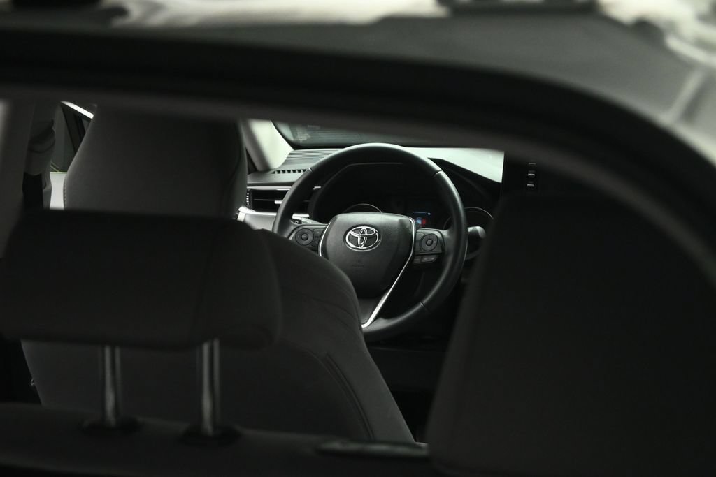 Used 2022 Toyota Venza LE AWD/4WD image 63