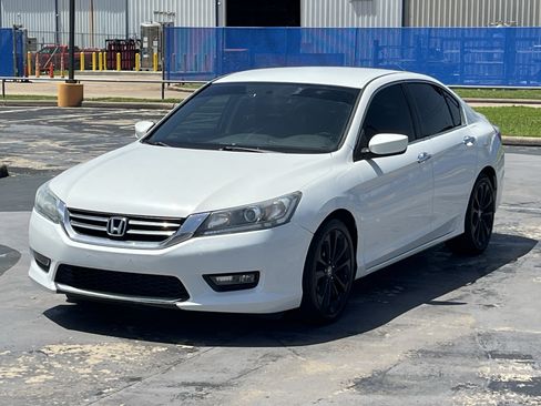 Used 2015 Honda Accord Sport image 5