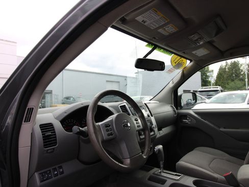 Used 2017 Nissan Frontier SV w/ SV Value Truck Package image 11