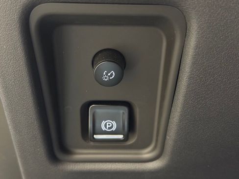 Used 2024 Chevrolet Corvette Stingray Coupe w/ Z51 Performance Package image 22