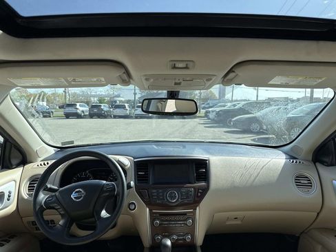 Used 2017 Nissan Pathfinder Platinum w/ Cargo Package AWD/4WD image 15