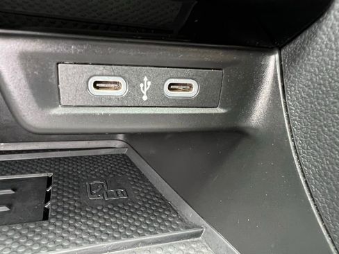 Used 2025 Volkswagen Jetta SE image 48