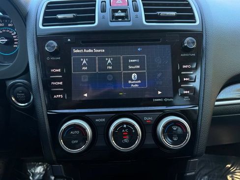 Used 2017 Subaru Forester 2.5i Touring AWD/4WD image 8