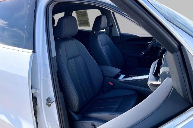 Used 2026 Audi Q5 Premium w/ Convenience Package AWD/4WD image 7