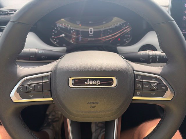 Used 2025 Jeep Compass Limited AWD/4WD image 21