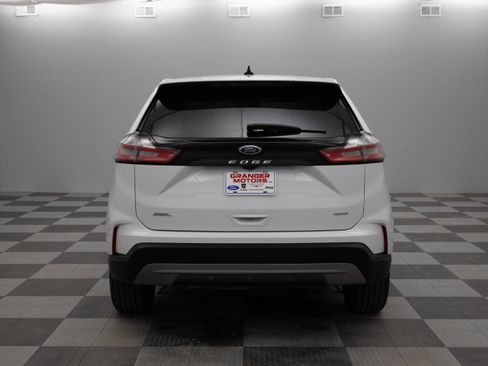 Used 2024 Ford Edge SEL w/ Convenience Package image 9