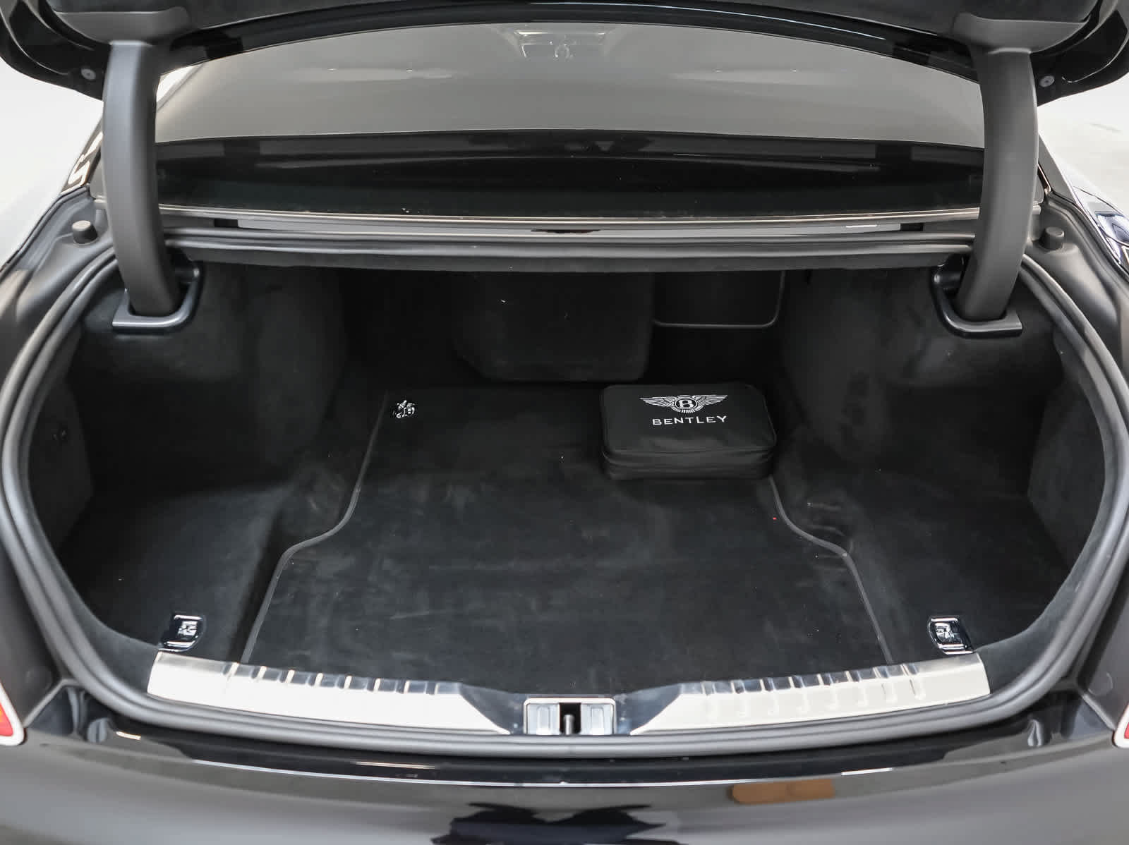 Used 2022 Bentley Flying Spur V8 AWD/4WD image 25