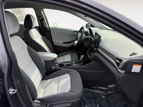 Used 2020 Hyundai Ioniq SE image 19