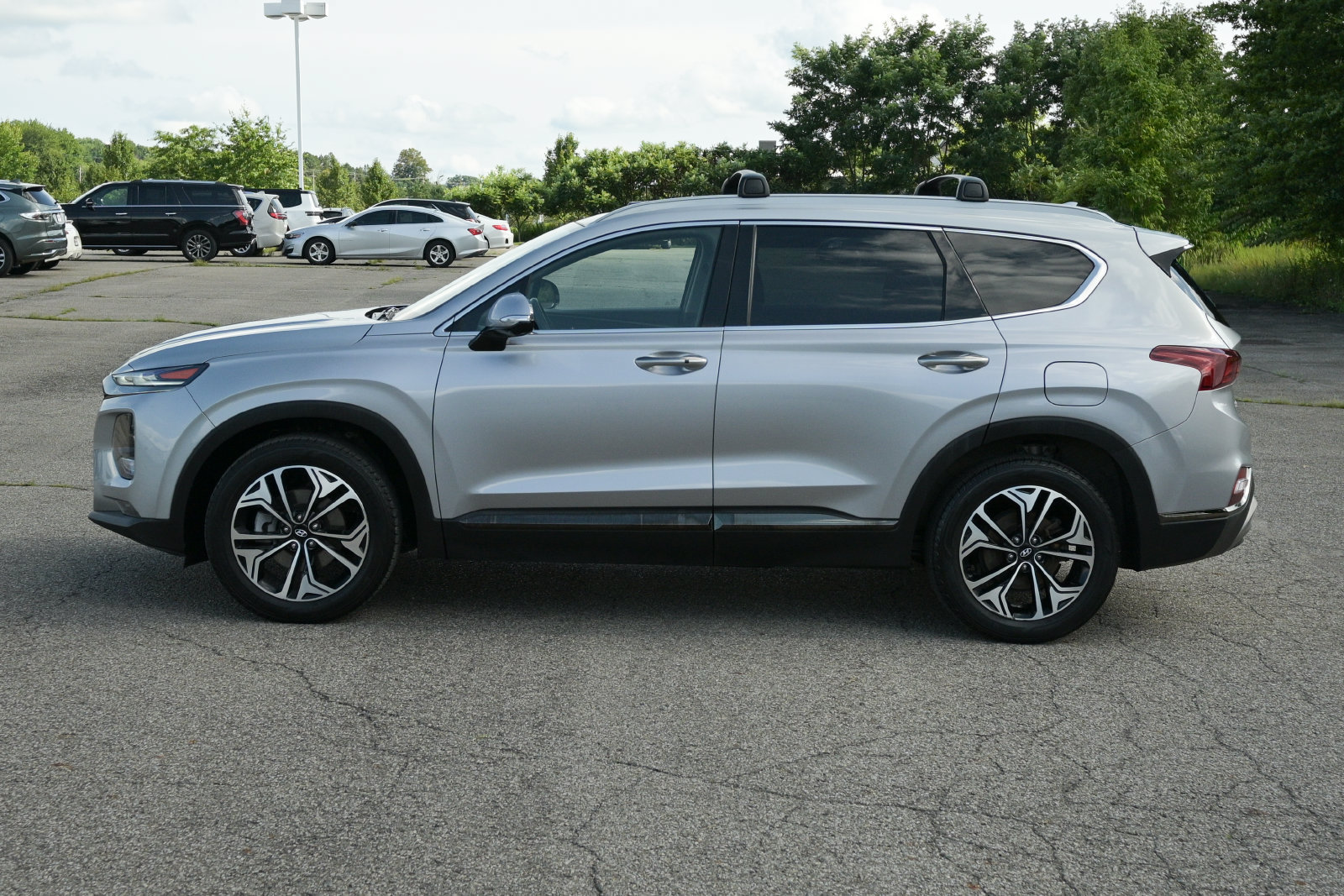 Used 2020 Hyundai Santa Fe Limited AWD/4WD image 2