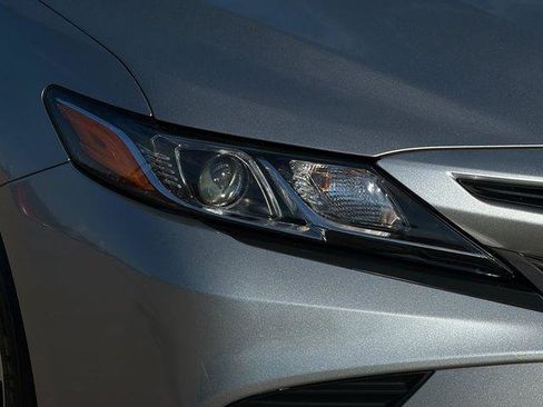 Used 2020 Toyota Camry SE FWD image 27