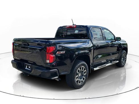 Used 2023 Chevrolet Colorado Z71 w/ Z71 Convenience Package 2 AWD/4WD image 2