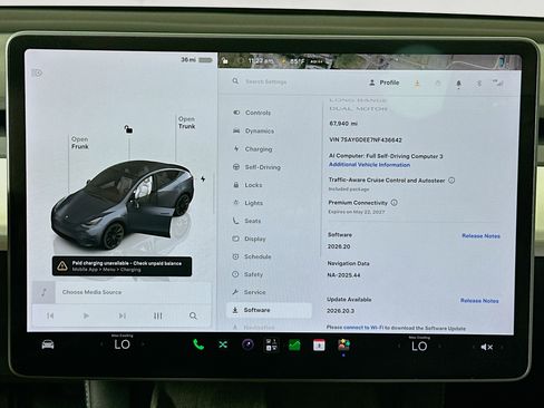 Used 2022 Tesla Model Y Long Range AWD/4WD image 17
