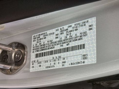 Certified 2025 Ford Escape ST-Line FWD image 31