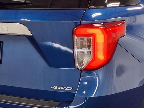 Certified 2023 Ford Explorer XLT w/ Equipment Group 202A image 31