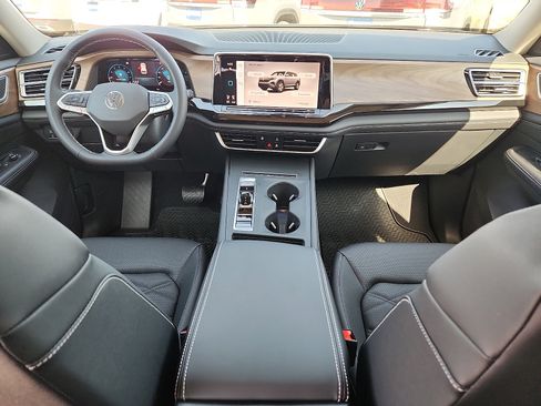 New 2026 Volkswagen Atlas SE FWD image 11