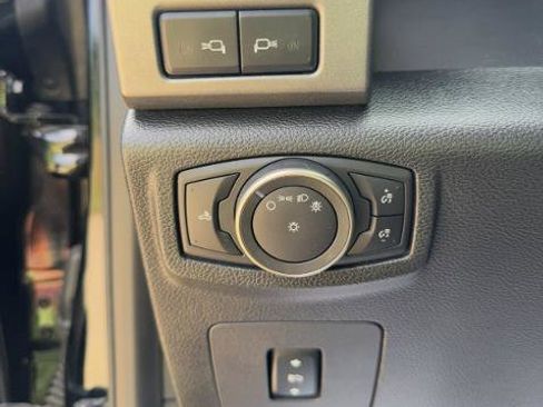 Used 2018 Ford F150 Raptor w/ Equipment Group 802A Luxury image 10