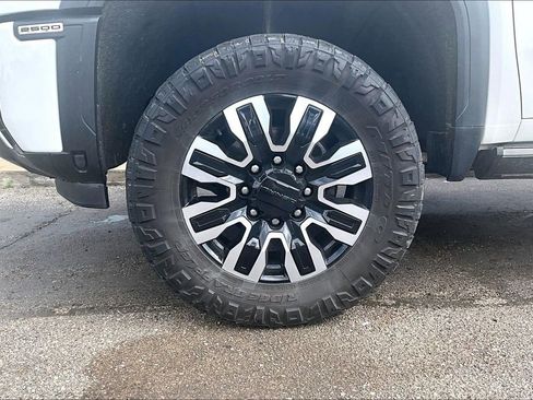 Used 2024 GMC Sierra 2500 Denali Ultimate image 4