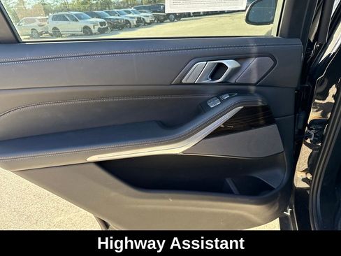 Used 2025 BMW X7 xDrive40i image 27