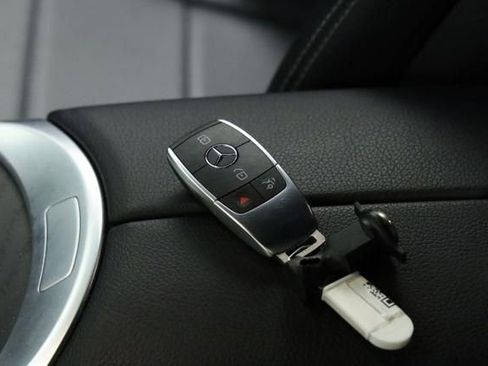 Used 2022 Mercedes-Benz GLC 300 w/ Premium Package Lite image 43