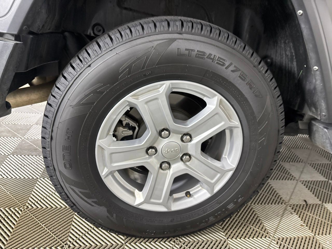 Used 2021 Jeep Wrangler Sport AWD/4WD image 27