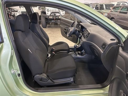 Used 2010 Hyundai Accent GS image 14