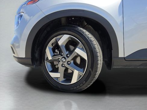 Used 2023 Hyundai Venue SEL FWD image 37