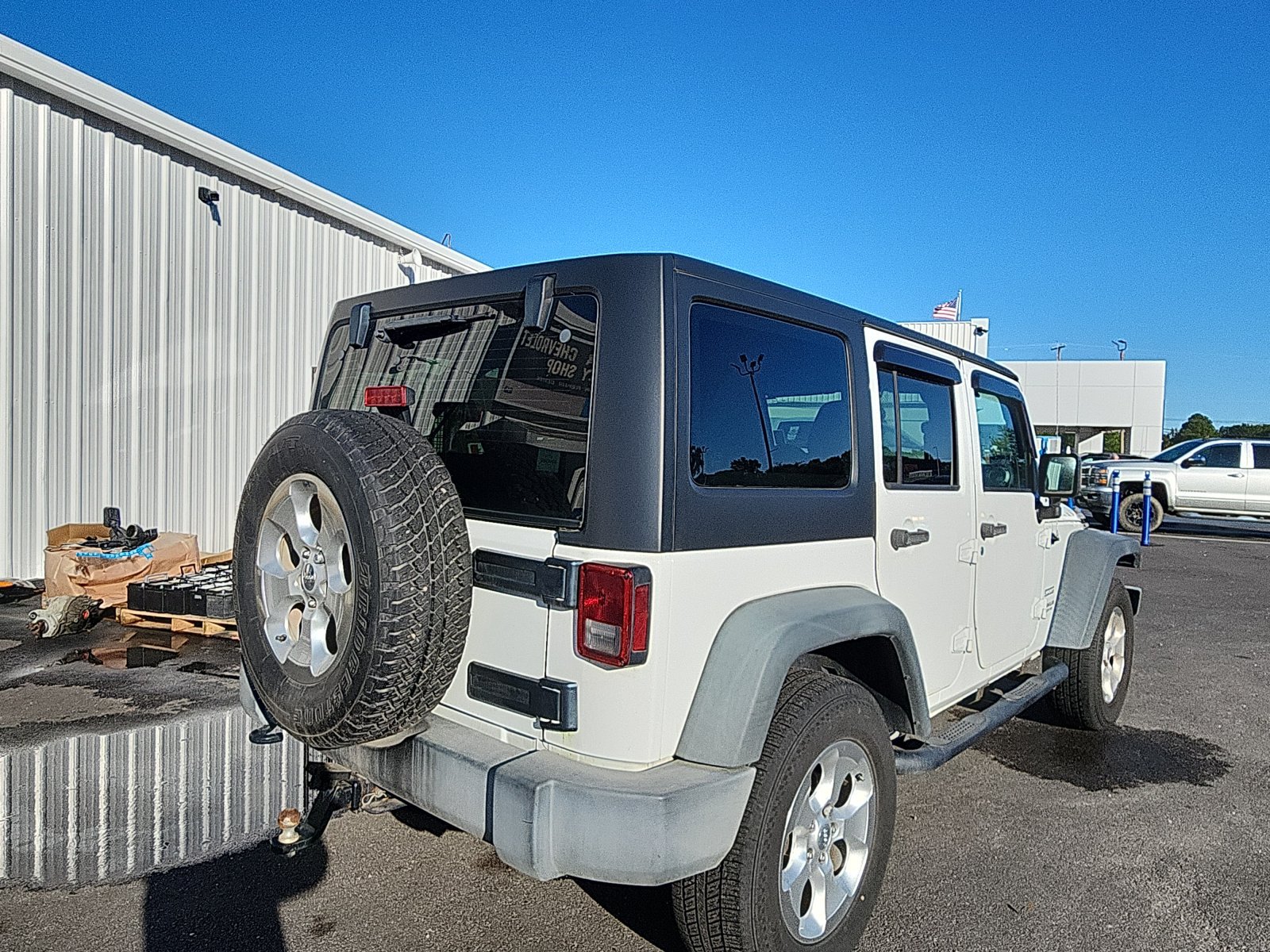 Used 2016 Jeep Wrangler Unlimited Sport w/ Connectivity Group AWD/4WD image 5