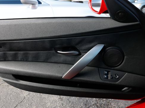 Used 2005 BMW Z4 2.5i image 36