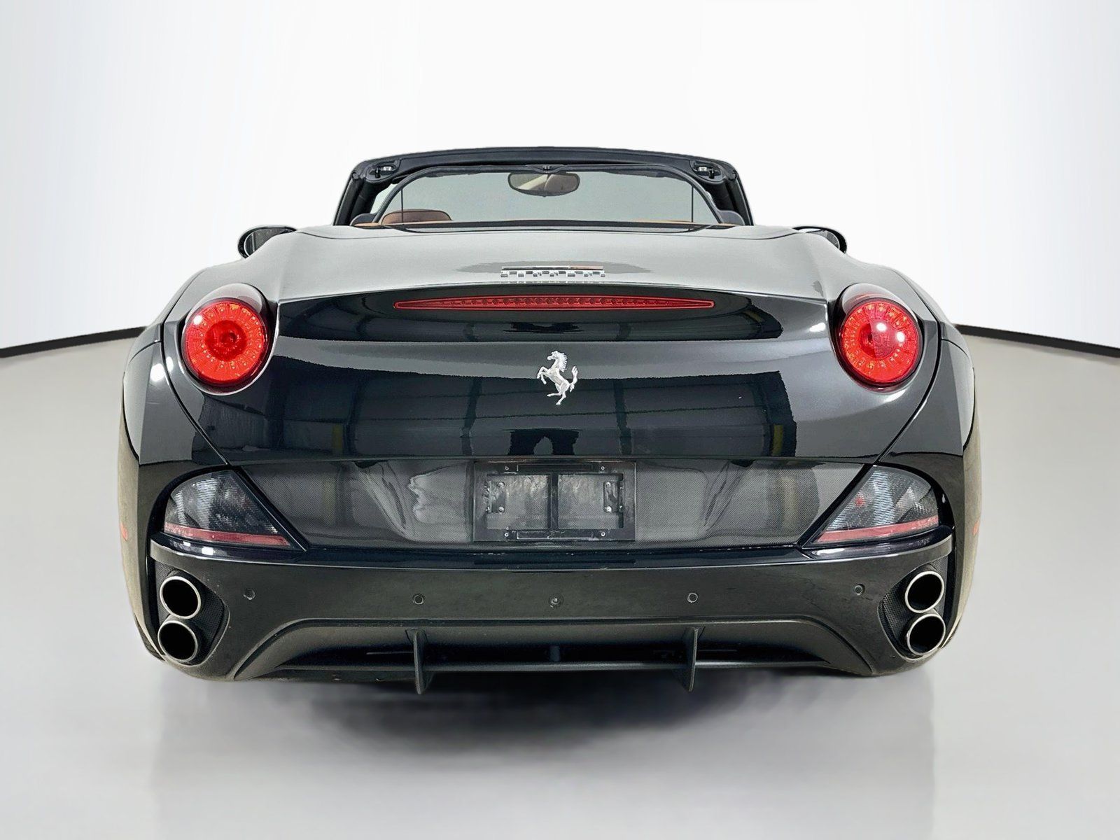 Used 2014 Ferrari California RWD image 69