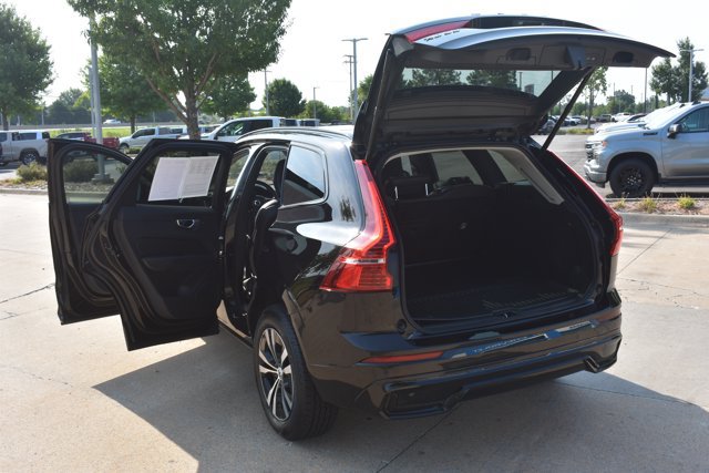 Used 2024 Volvo XC60 T8 Core AWD/4WD image 17