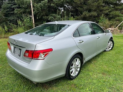 Used 2010 Lexus ES 350 w/ Preferred Accessory Package FWD image 9