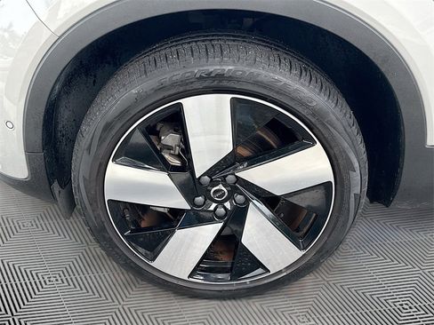 Used 2023 Volvo XC40 Recharge Ultimate image 34