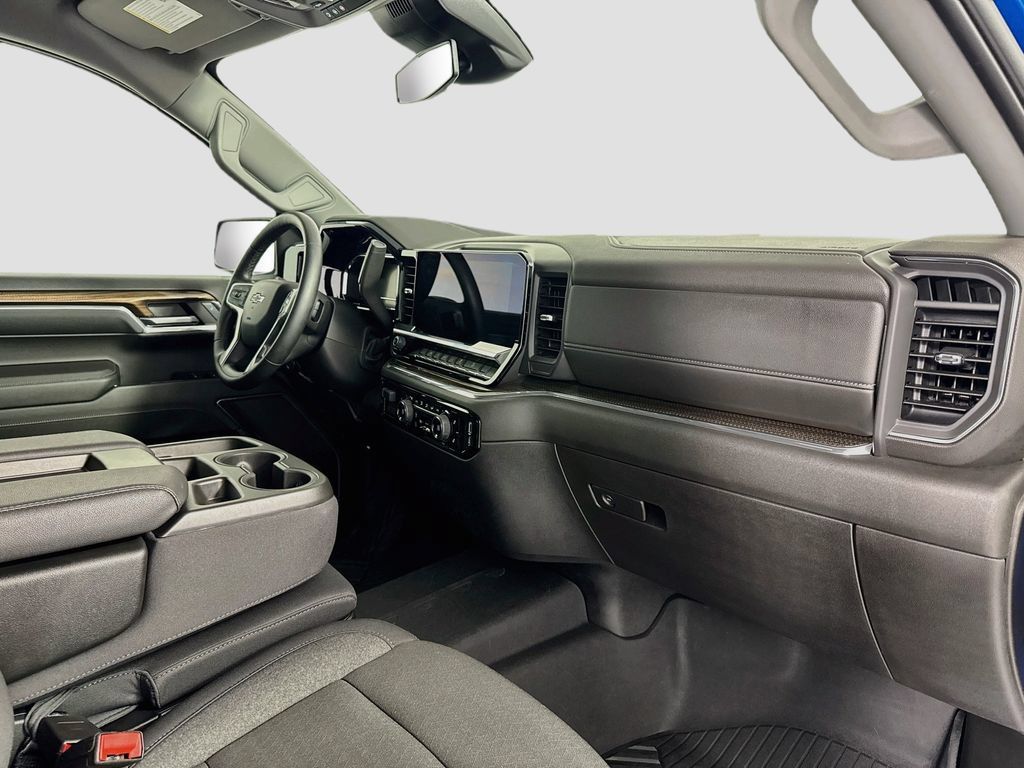 Used 2024 Chevrolet Silverado 1500 RST AWD/4WD image 26