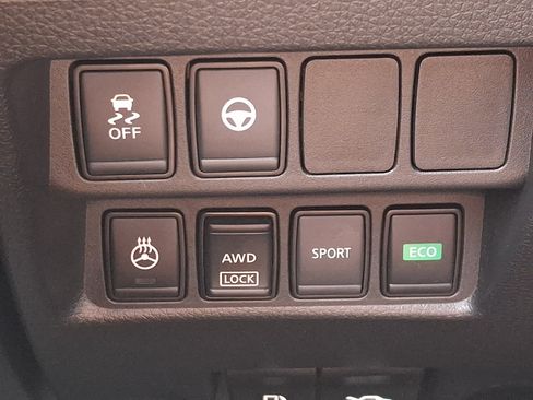 Used 2022 Nissan Rogue Sport SL AWD/4WD image 24