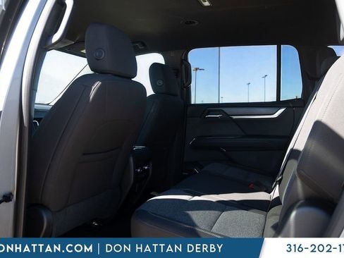 Used 2025 GMC Acadia Elevation image 21